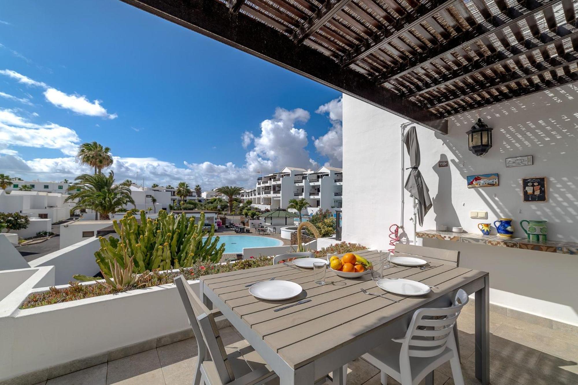 Appartamento Playa Bastián 2 habs, 2 baños y súper terraza Costa Teguise Esterno foto